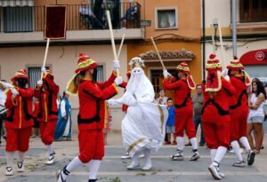 Ball de la Moma i els Momos